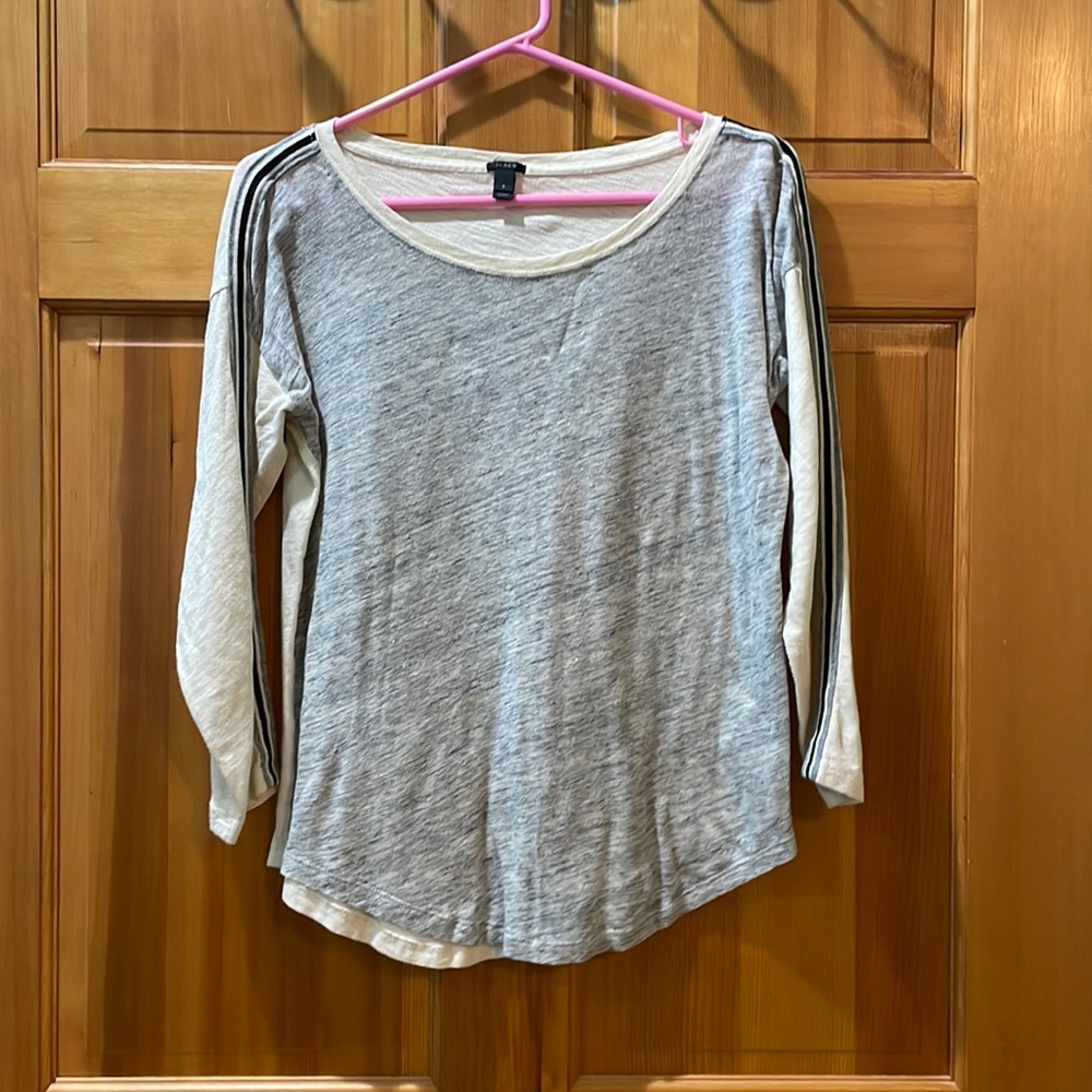 Three quarter sleeve top